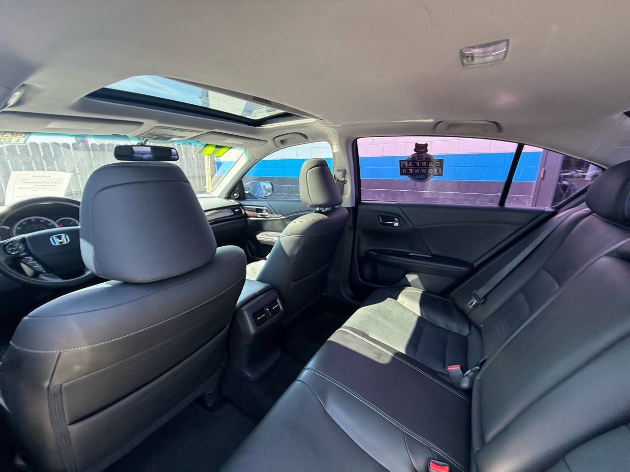 Used 2017 Honda Accord EX-L image 18