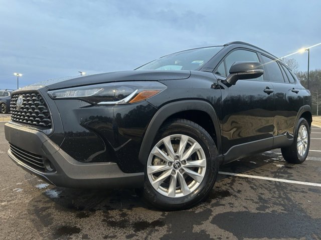 Used 2024 Toyota Corolla Cross LE image 6