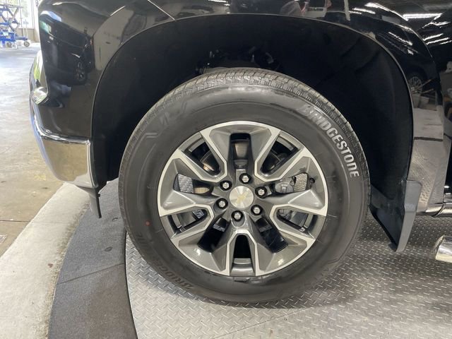 Used 2023 Chevrolet Silverado 1500 LT AWD/4WD image 10