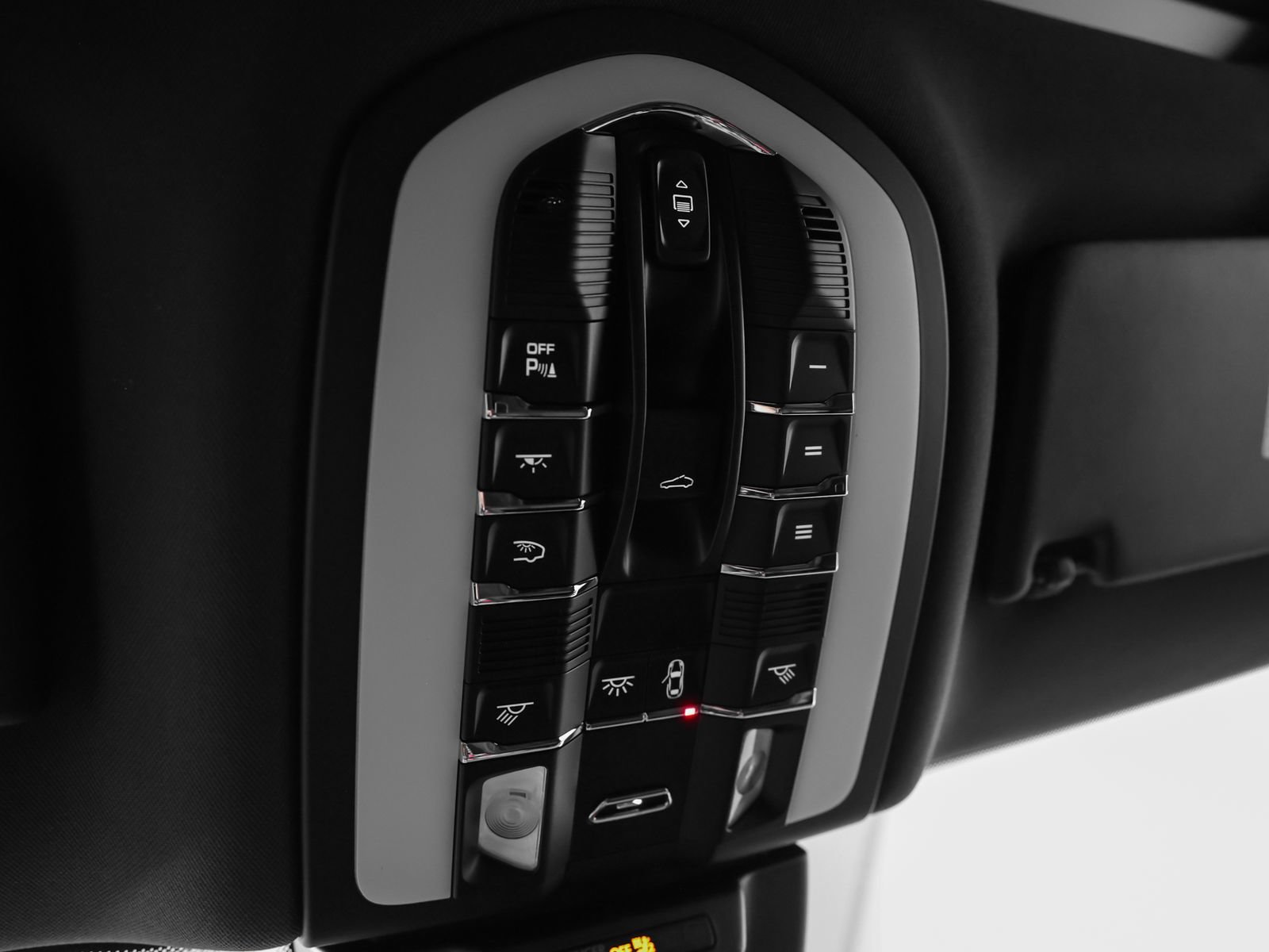 New 2026 Porsche Macan AWD/4WD image 36