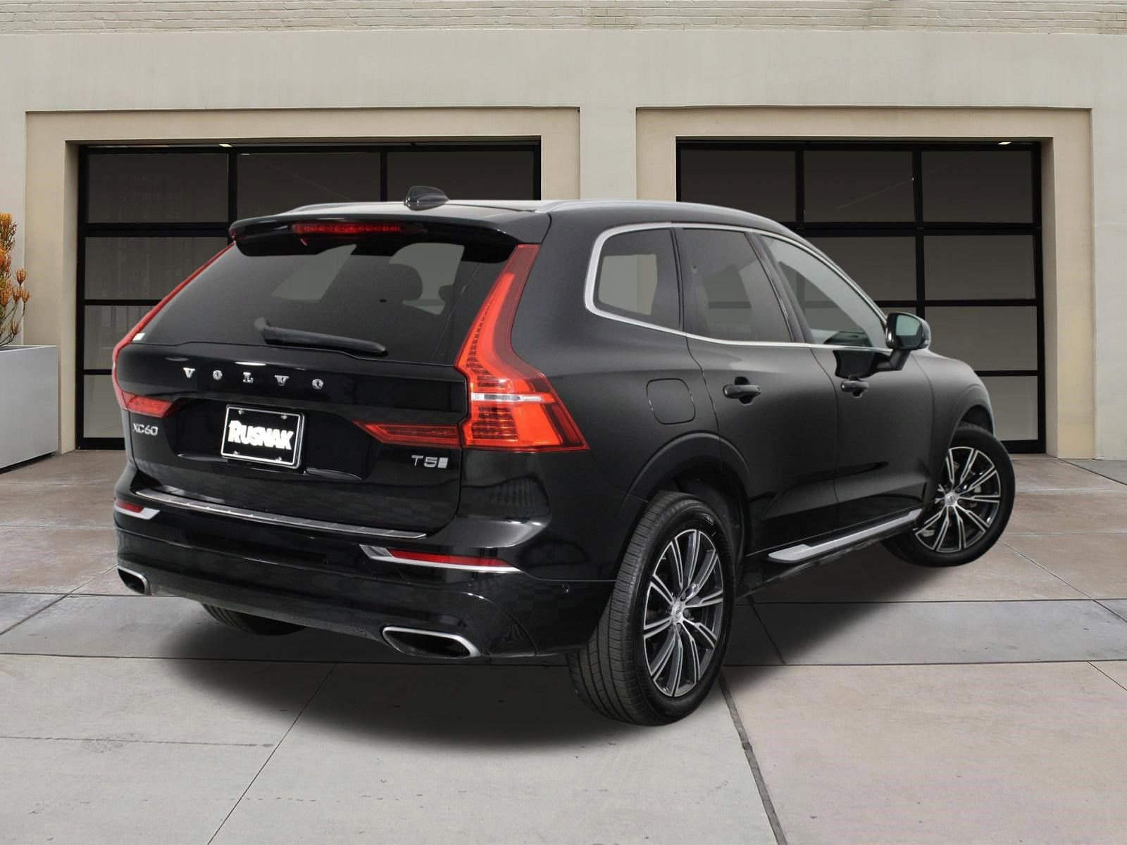 Used 2019 Volvo XC60 T5 Inscription FWD image 4