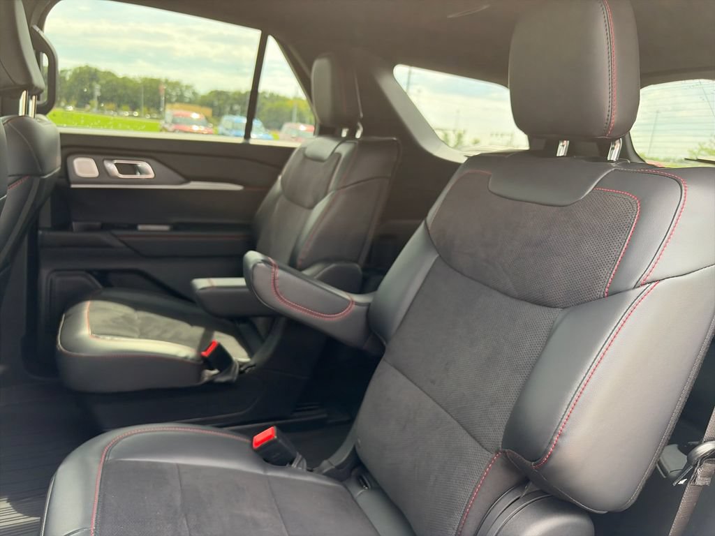Used 2025 Ford Explorer ST w/ Sun And Sound Package AWD/4WD image 34