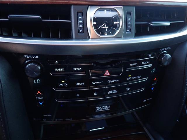 Used 2017 Lexus LX 570 4WD w/ Luxury Package image 22