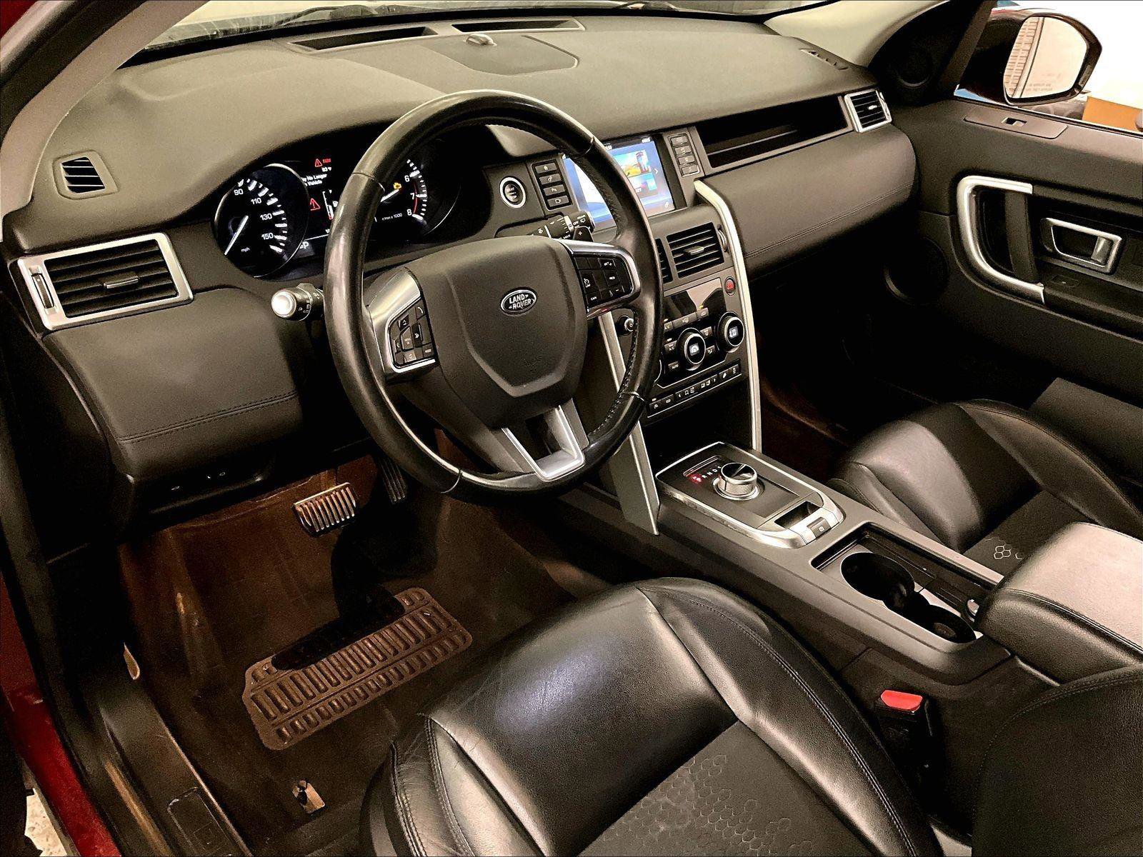 Used 2016 Land Rover Discovery Sport SE image 12