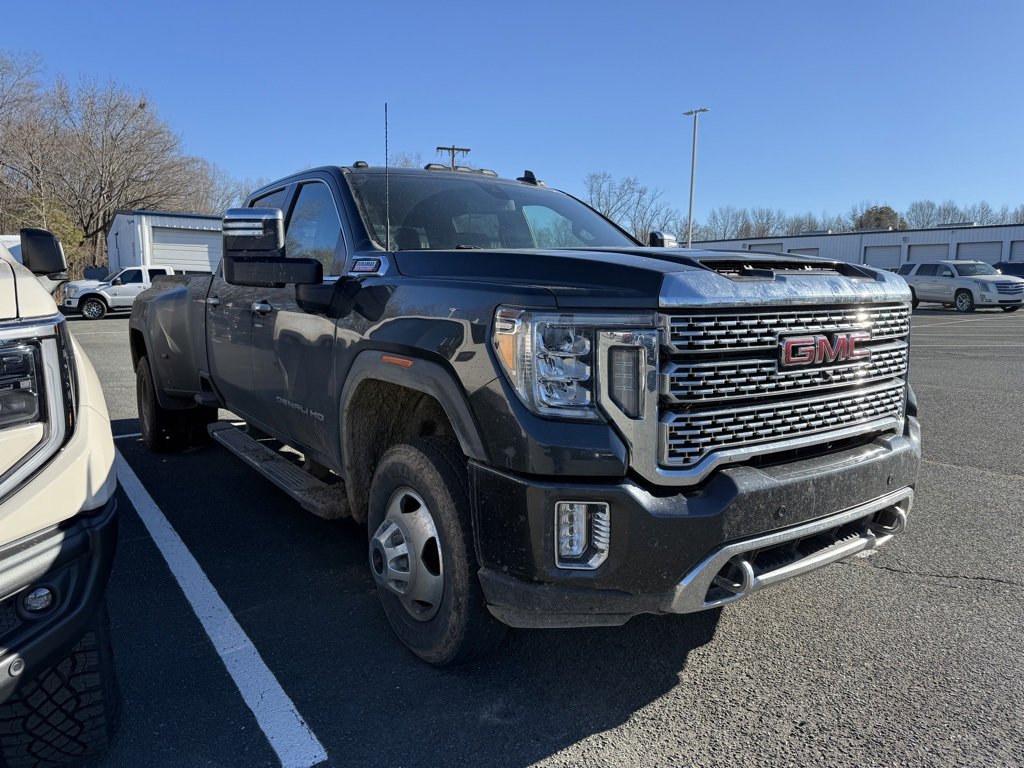 Used 2023 GMC Sierra 3500 Denali image 2