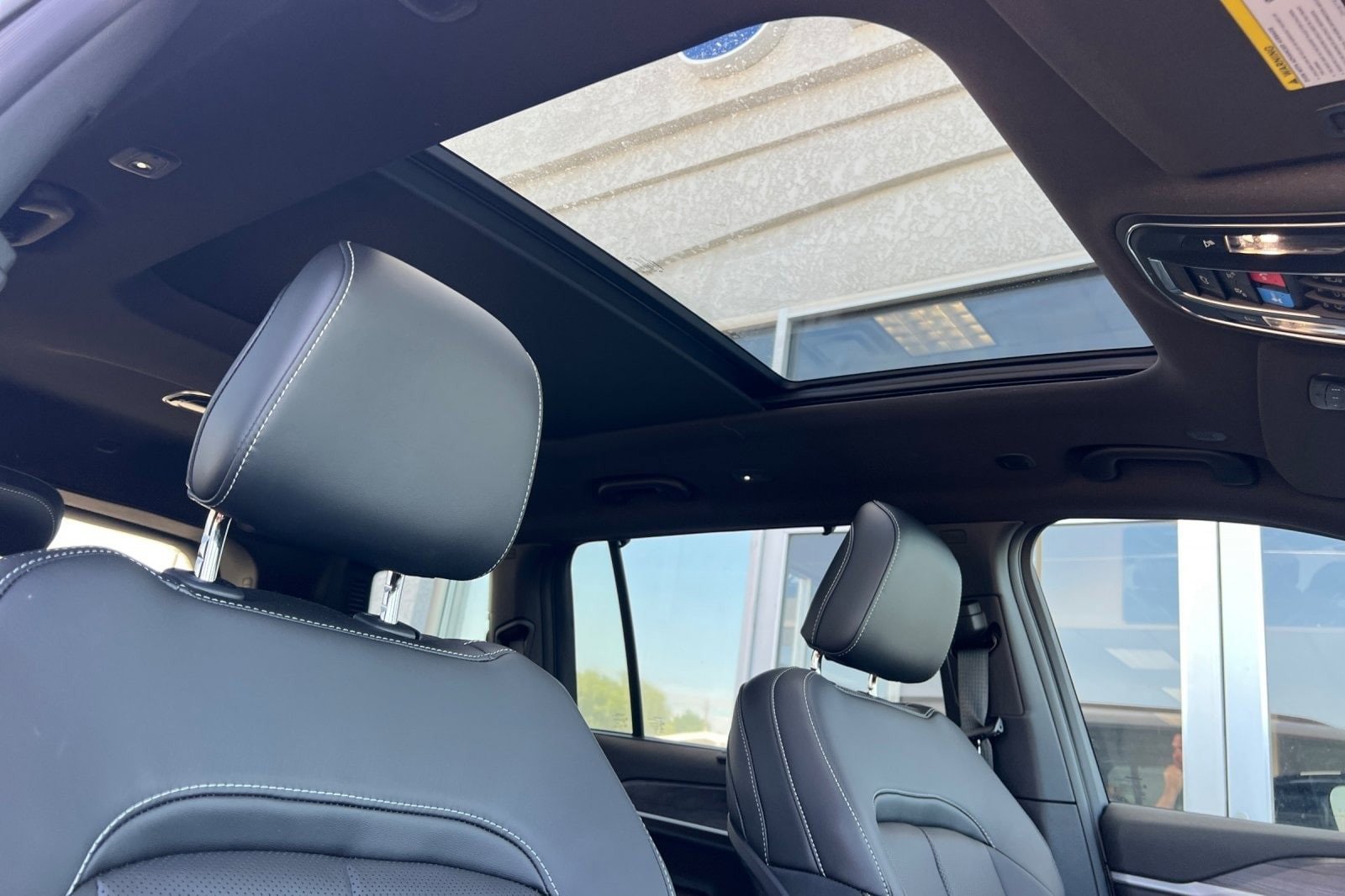 New 2025 Jeep Grand Cherokee L Limited w/ Luxury Tech Group II image 18