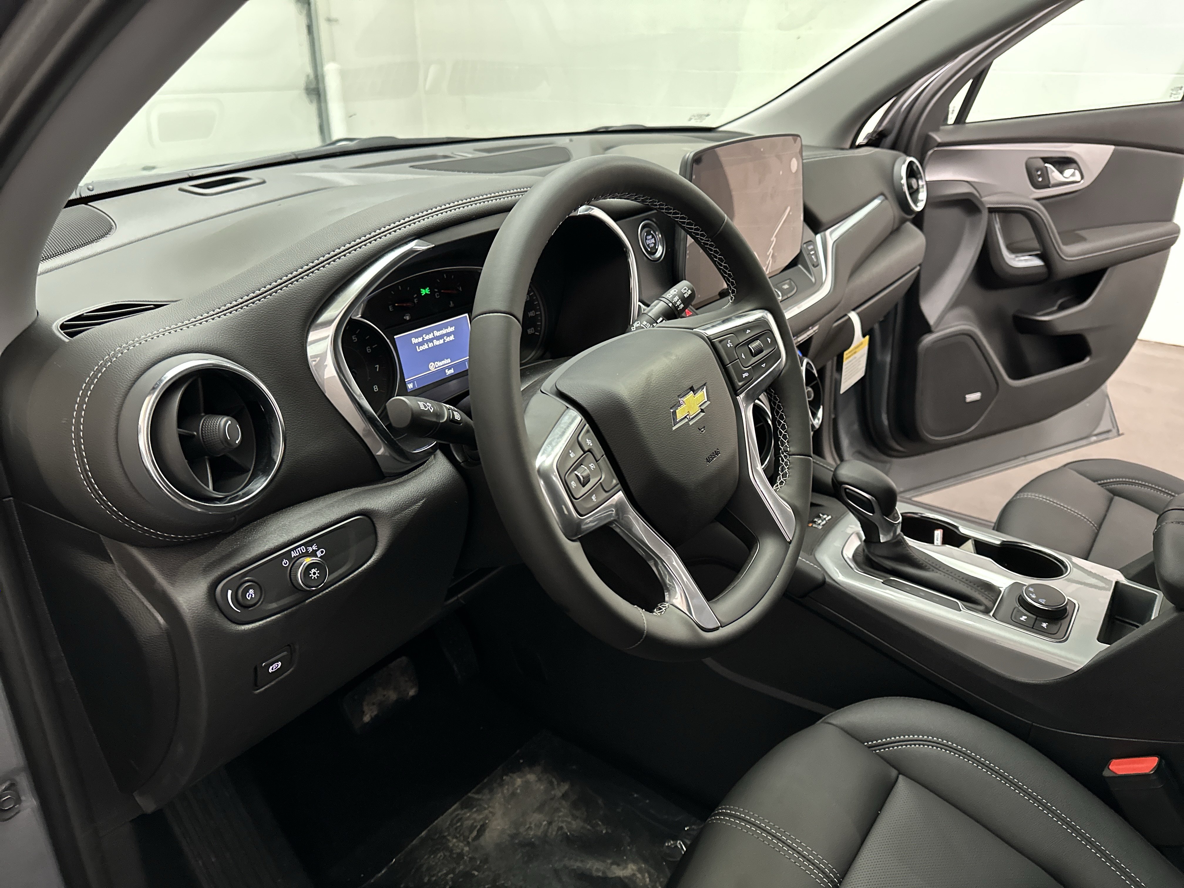 New 2026 Chevrolet Blazer LT w/ Sound & Technology Package FWD image 17