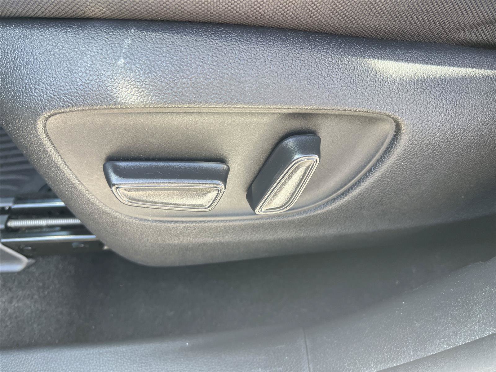 Used 2023 Toyota Highlander LE FWD image 21