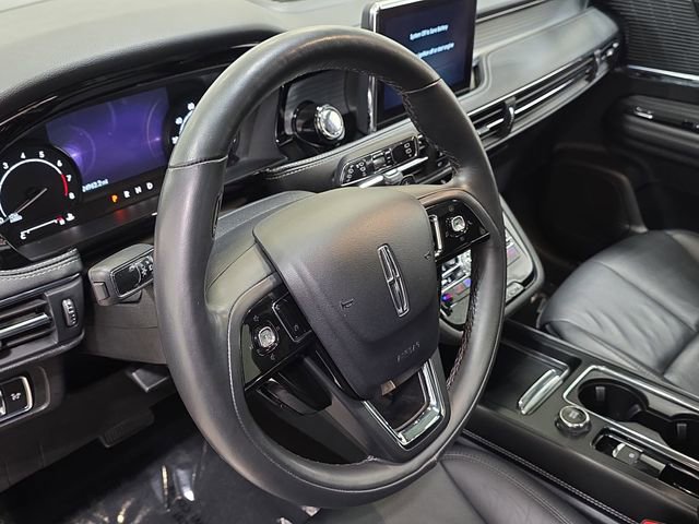 Used 2022 Lincoln Corsair AWD w/ Premium Package image 12