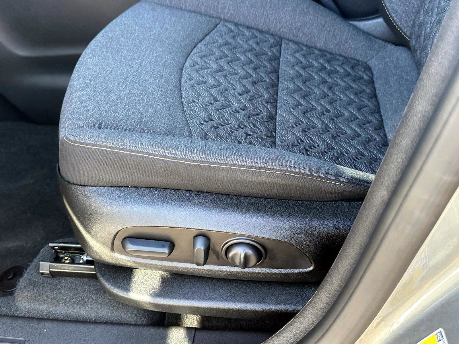 Certified 2024 Chevrolet Equinox LT image 17