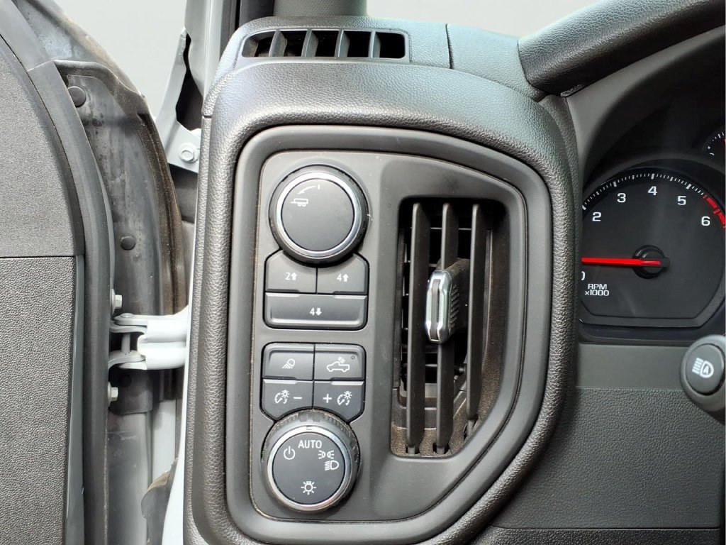 Certified 2025 Chevrolet Silverado 2500 Custom w/ Custom Value Package AWD/4WD image 15