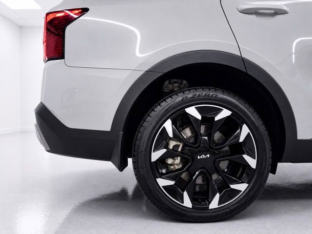 Used 2025 Kia Sorento EX AWD/4WD image 11