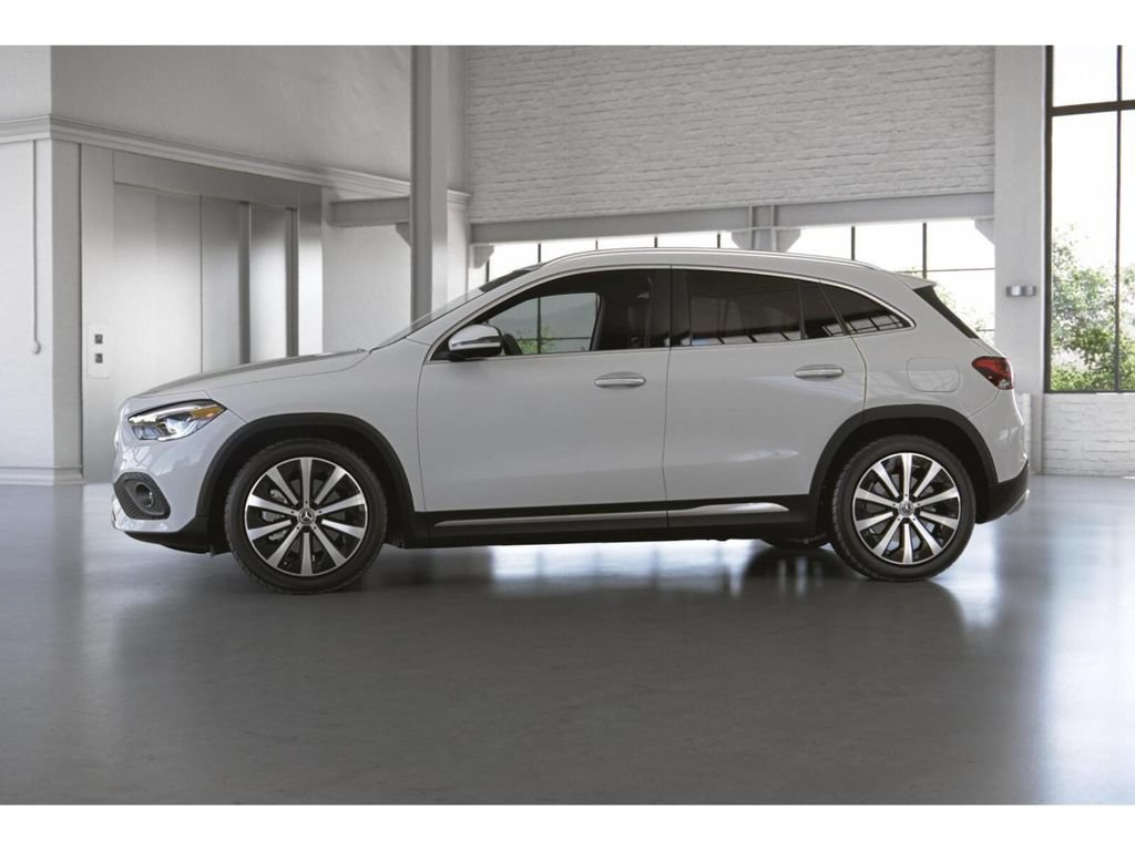 Certified 2022 Mercedes-Benz GLA 250 4MATIC image 36