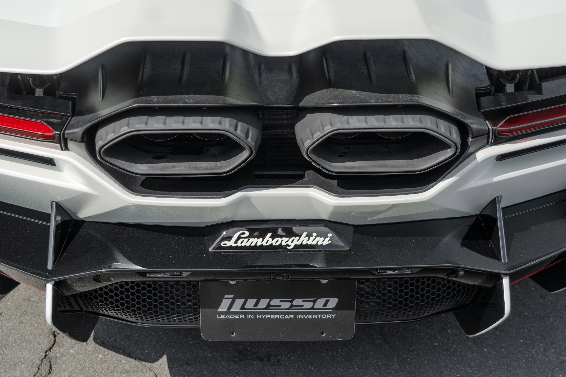 Used 2024 Lamborghini Revuelto image 33