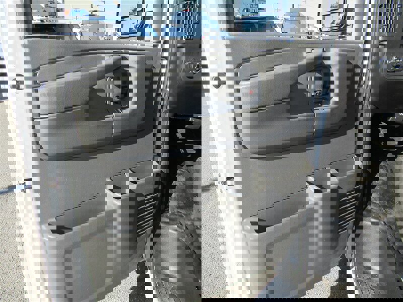 Used 2014 Chevrolet Express 2500 image 12