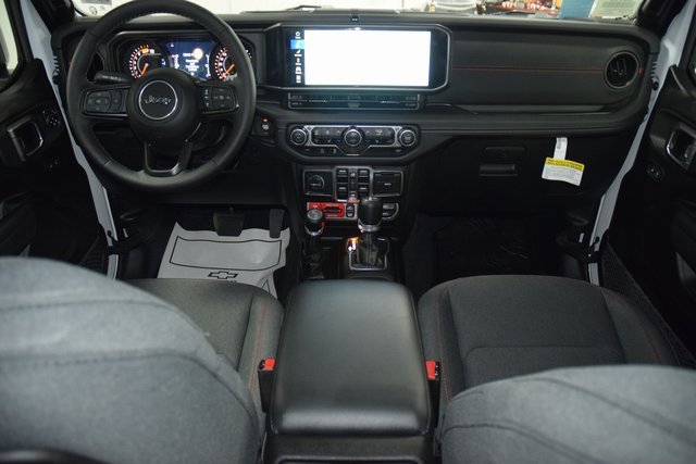 Used 2025 Jeep Wrangler Unlimited Rubicon w/ XTREMEE 35" Tire Package image 28