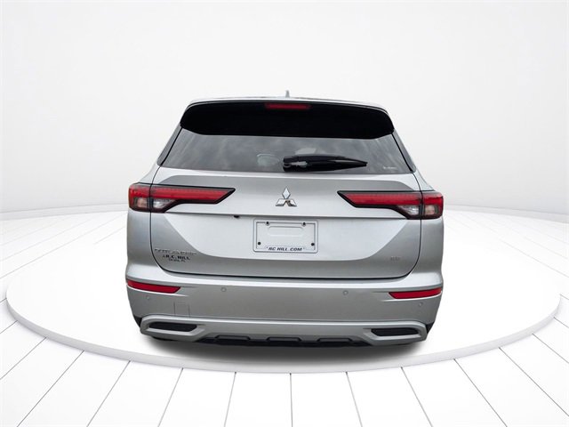 Used 2024 Mitsubishi Outlander SE image 13