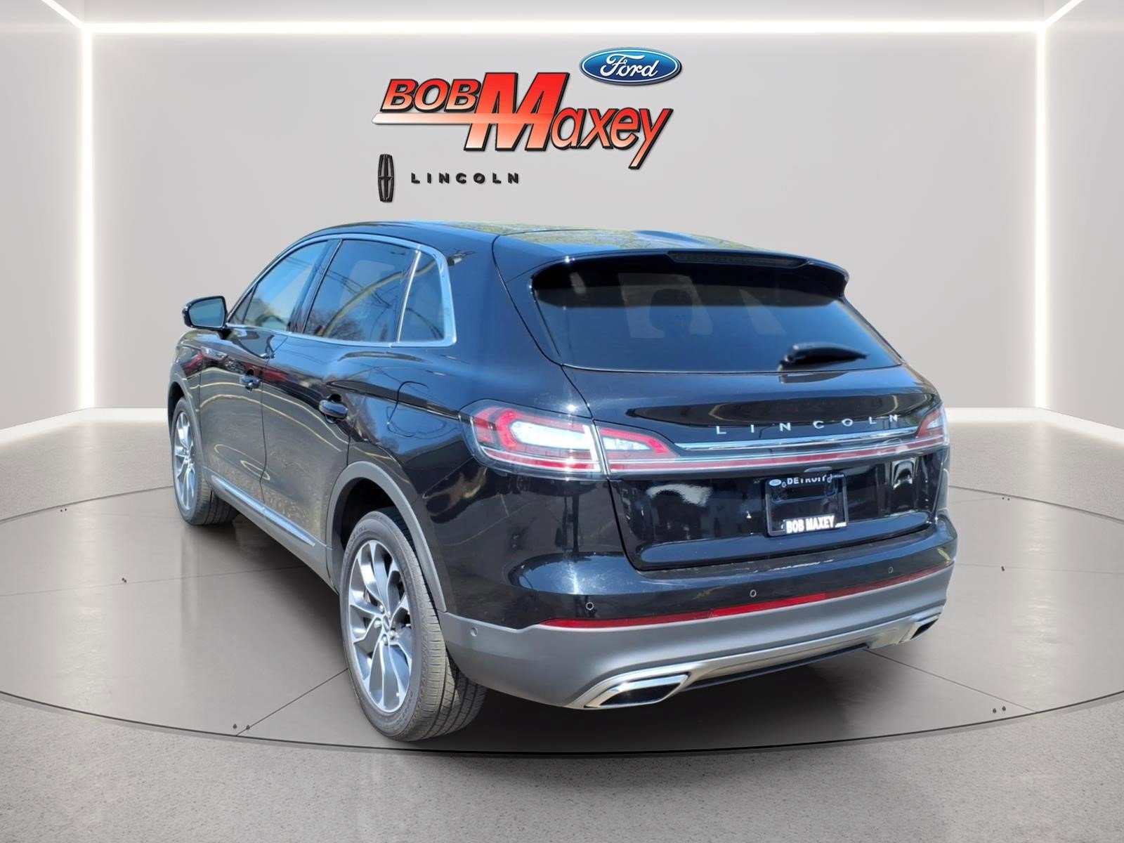 Certified 2023 Lincoln Nautilus Reserve w/ Equipment Group 201A AWD/4WD image 6