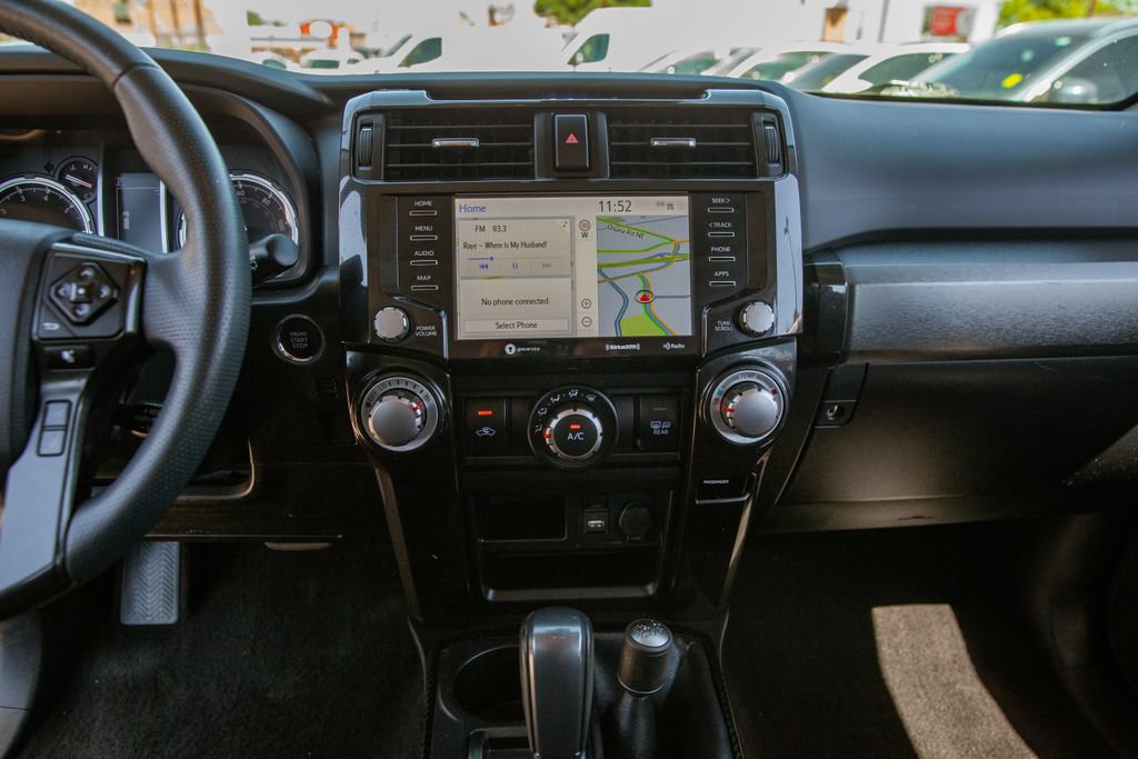 Used 2021 Toyota 4Runner Venture w/ Moonroof Package AWD/4WD image 14
