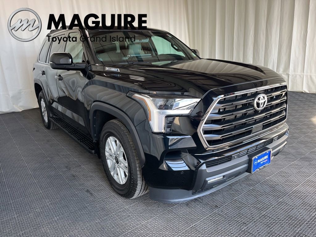 Used 2026 Toyota Sequoia SR5 w/ SR5 Premium Package AWD/4WD image 33