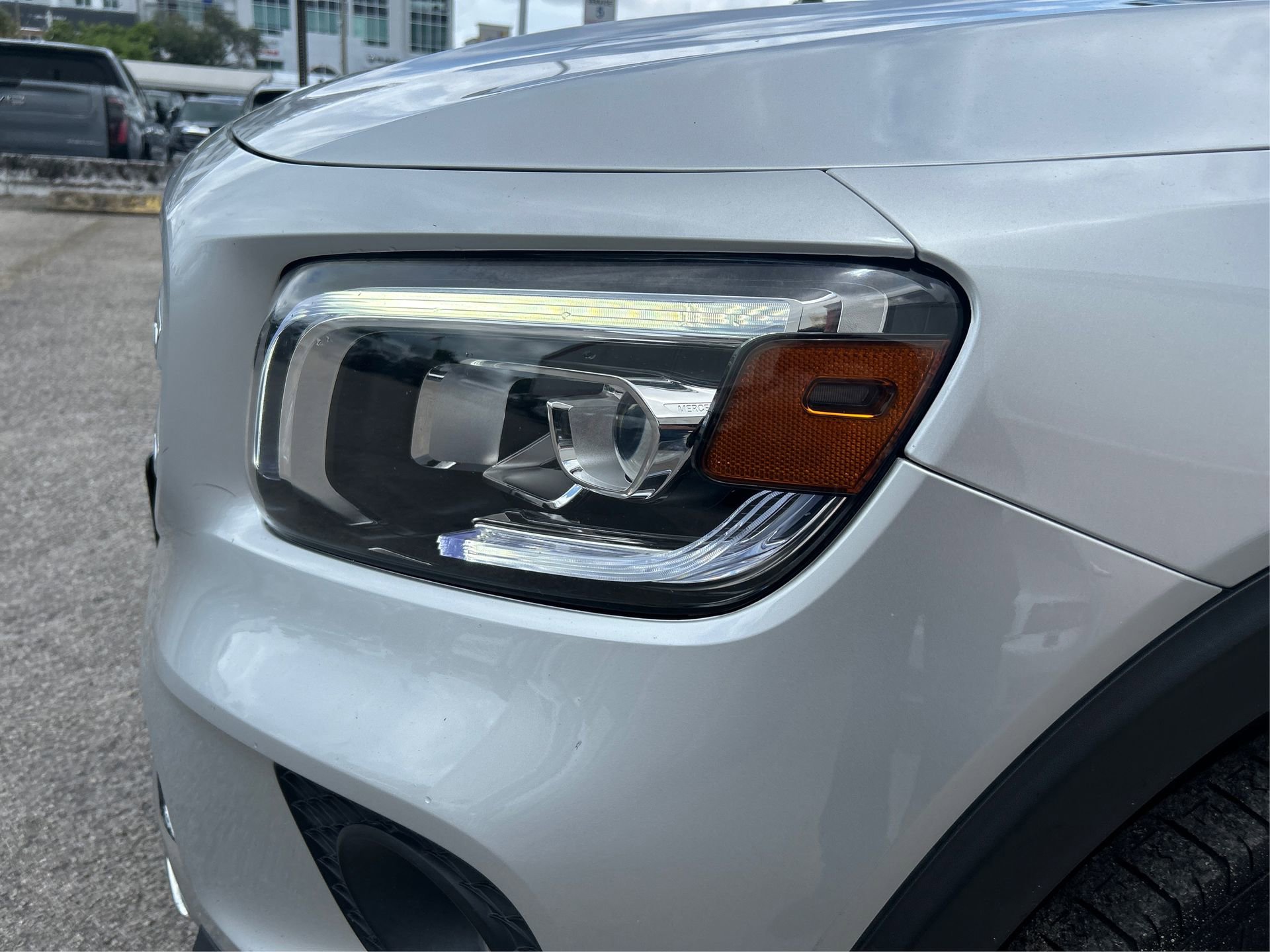 Used 2021 Mercedes-Benz GLB 250 4MATIC w/ Premium Package image 15