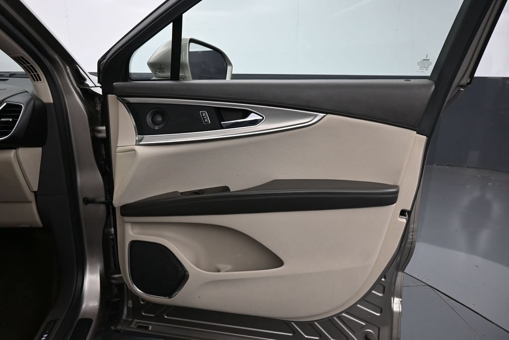 Used 2019 Lincoln Nautilus Reserve AWD/4WD image 36
