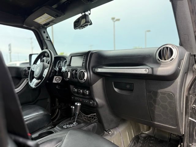 Used 2016 Jeep Wrangler Unlimited Rubicon AWD/4WD image 19