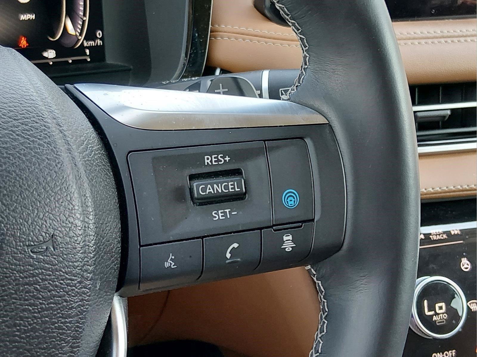 Used 2023 INFINITI QX60 Sensory AWD/4WD image 29