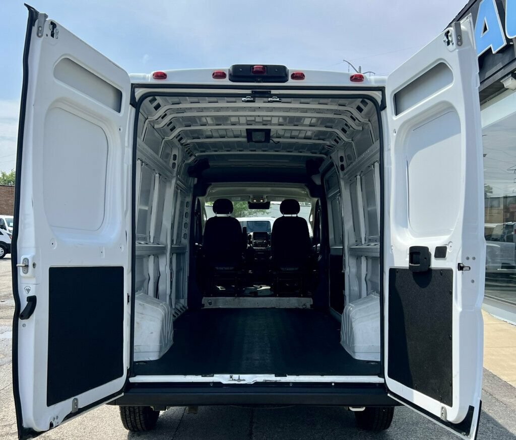 Used 2025 RAM ProMaster 2500 w/ Convenience Group FWD image 9