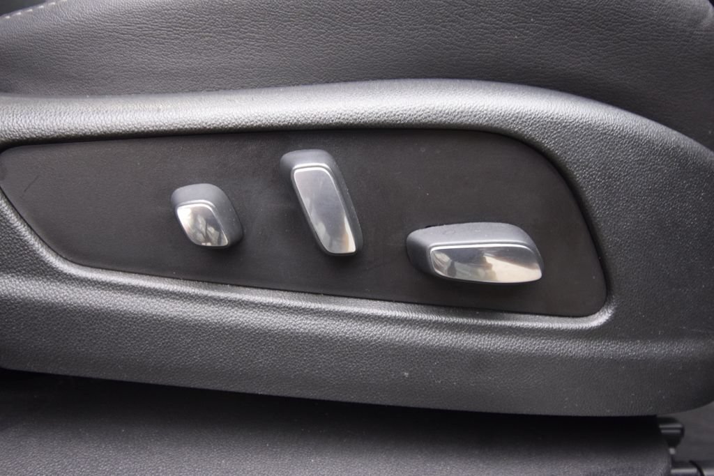 Used 2020 Cadillac XT5 Premium Luxury FWD image 27