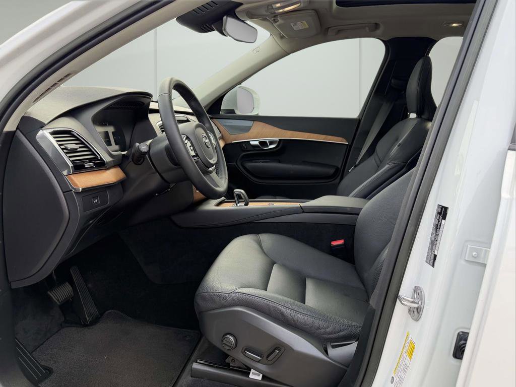Used 2023 Volvo XC90 B5 Plus AWD/4WD image 15