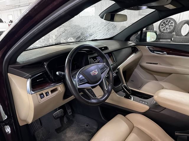 Used 2017 Cadillac XT5 Luxury w/ Driver Awareness Package AWD/4WD image 8