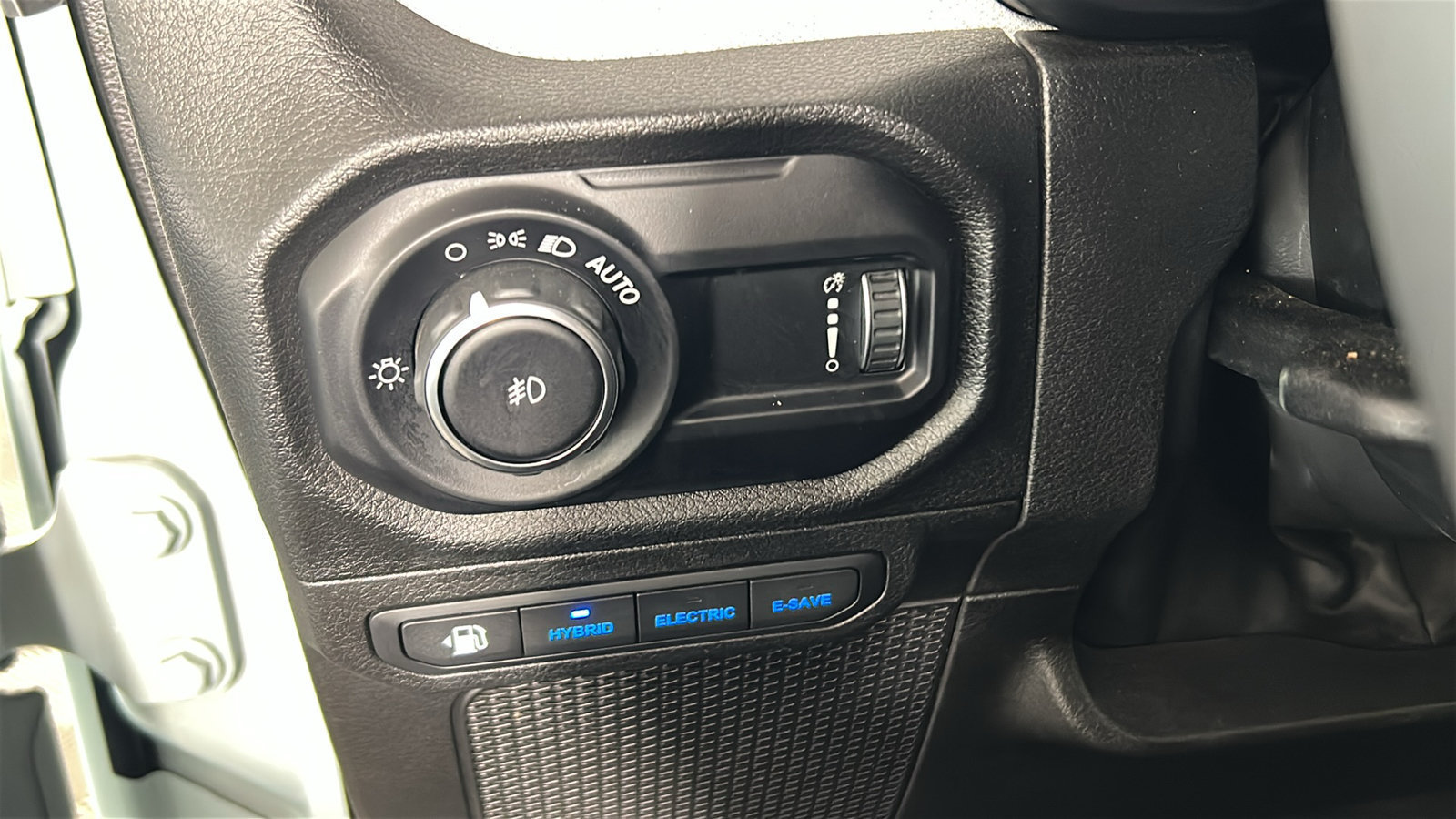 Used 2024 Jeep Wrangler Unlimited AWD/4WD image 23