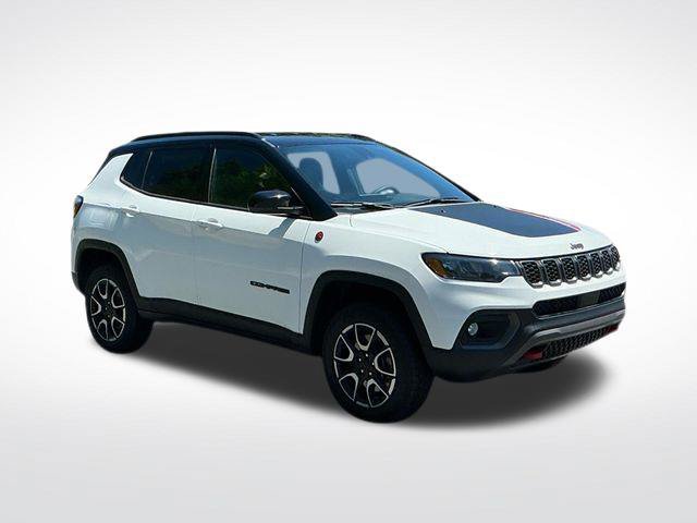 Used 2024 Jeep Compass Trailhawk AWD/4WD image 10