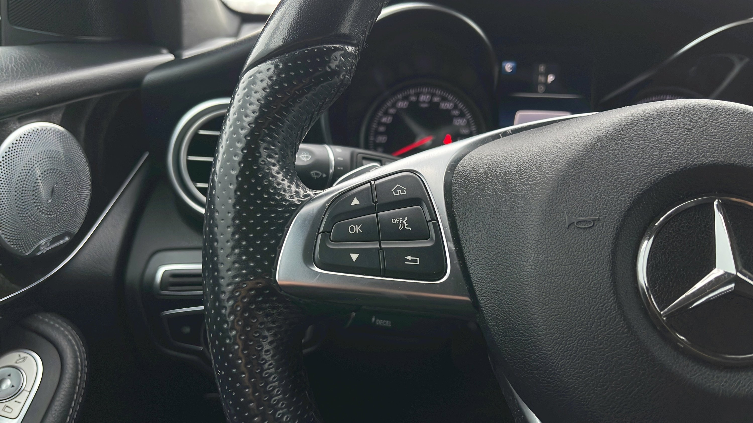 Used 2018 Mercedes-Benz GLC 300 4MATIC image 19