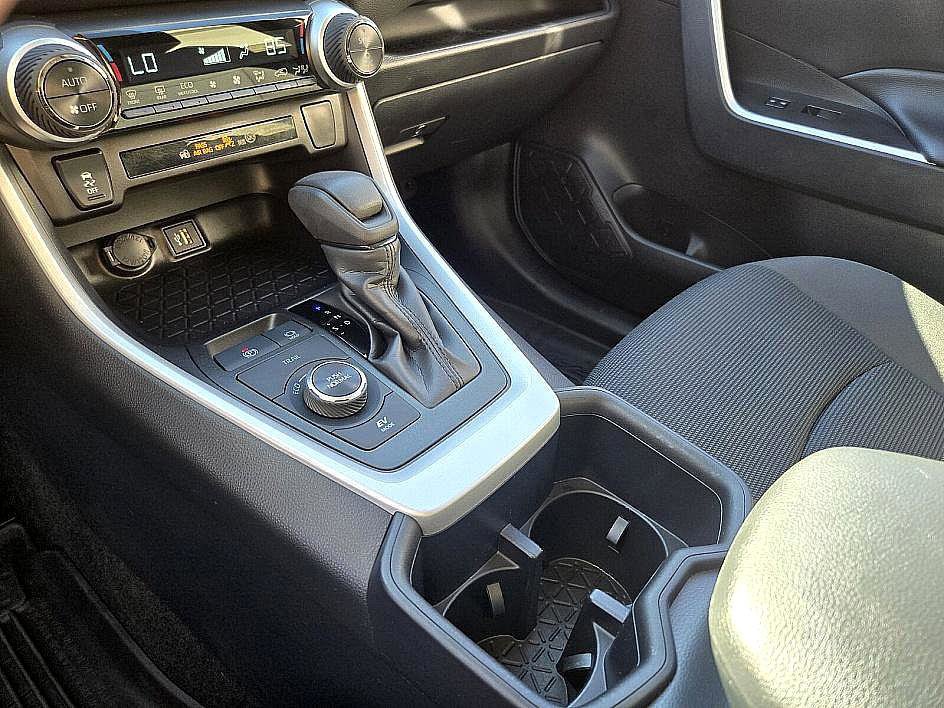 Used 2025 Toyota RAV4 LE image 23