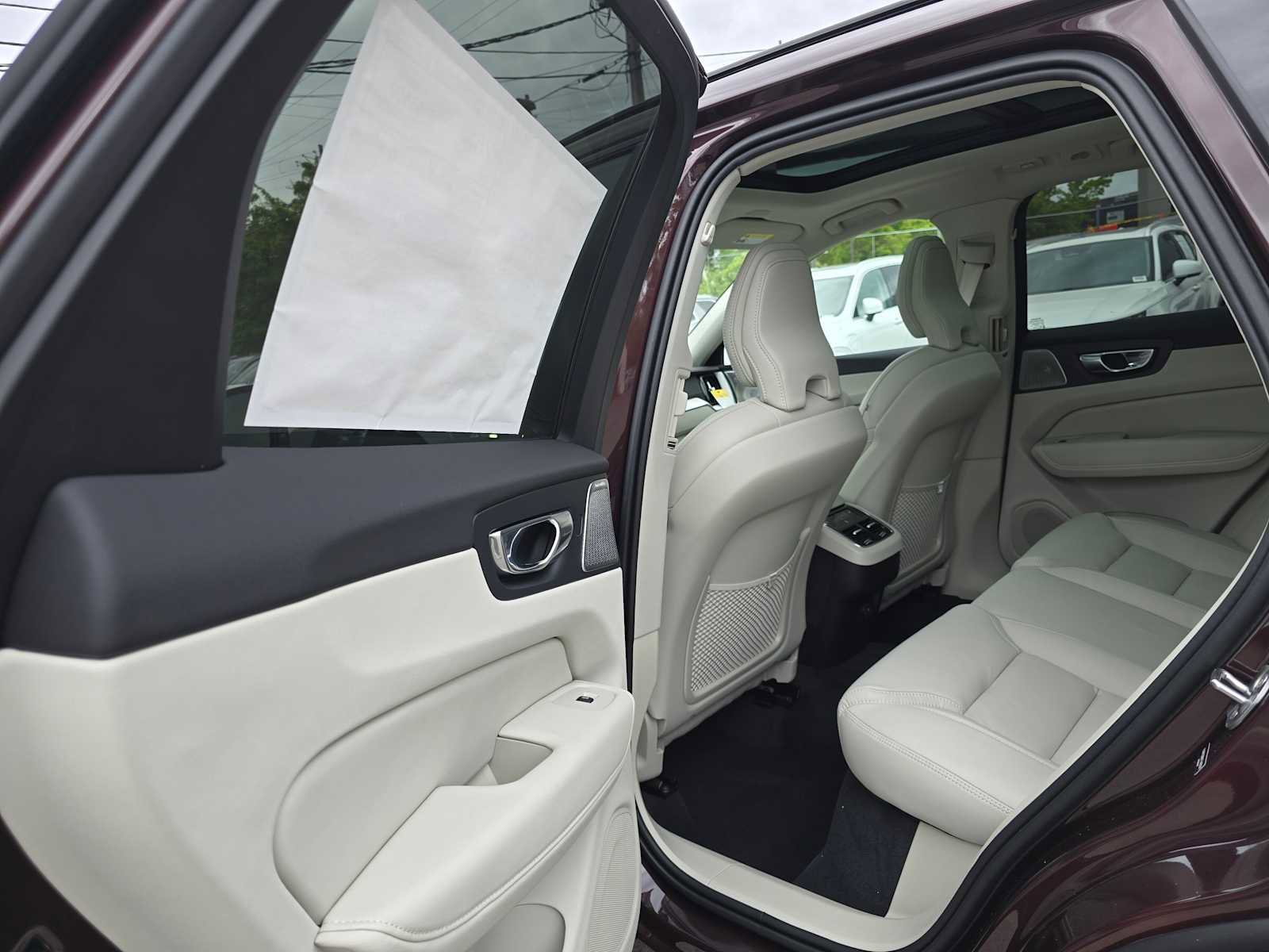 New 2026 Volvo XC60 B5 Ultra w/ Climate Package AWD/4WD image 16