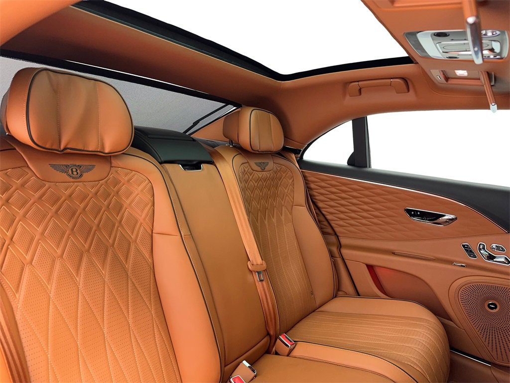 Used 2022 Bentley Flying Spur W12 image 58