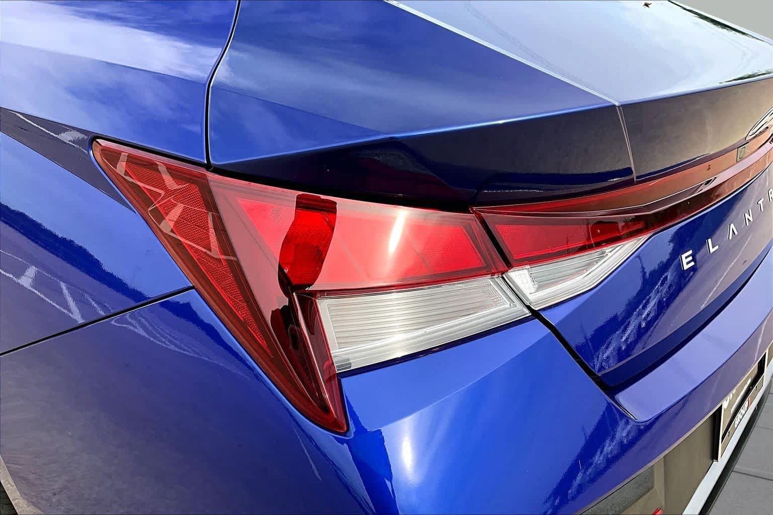 Certified 2024 Hyundai Elantra SEL FWD image 28