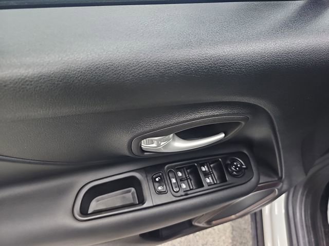 Used 2023 Jeep Renegade Latitude AWD/4WD image 11