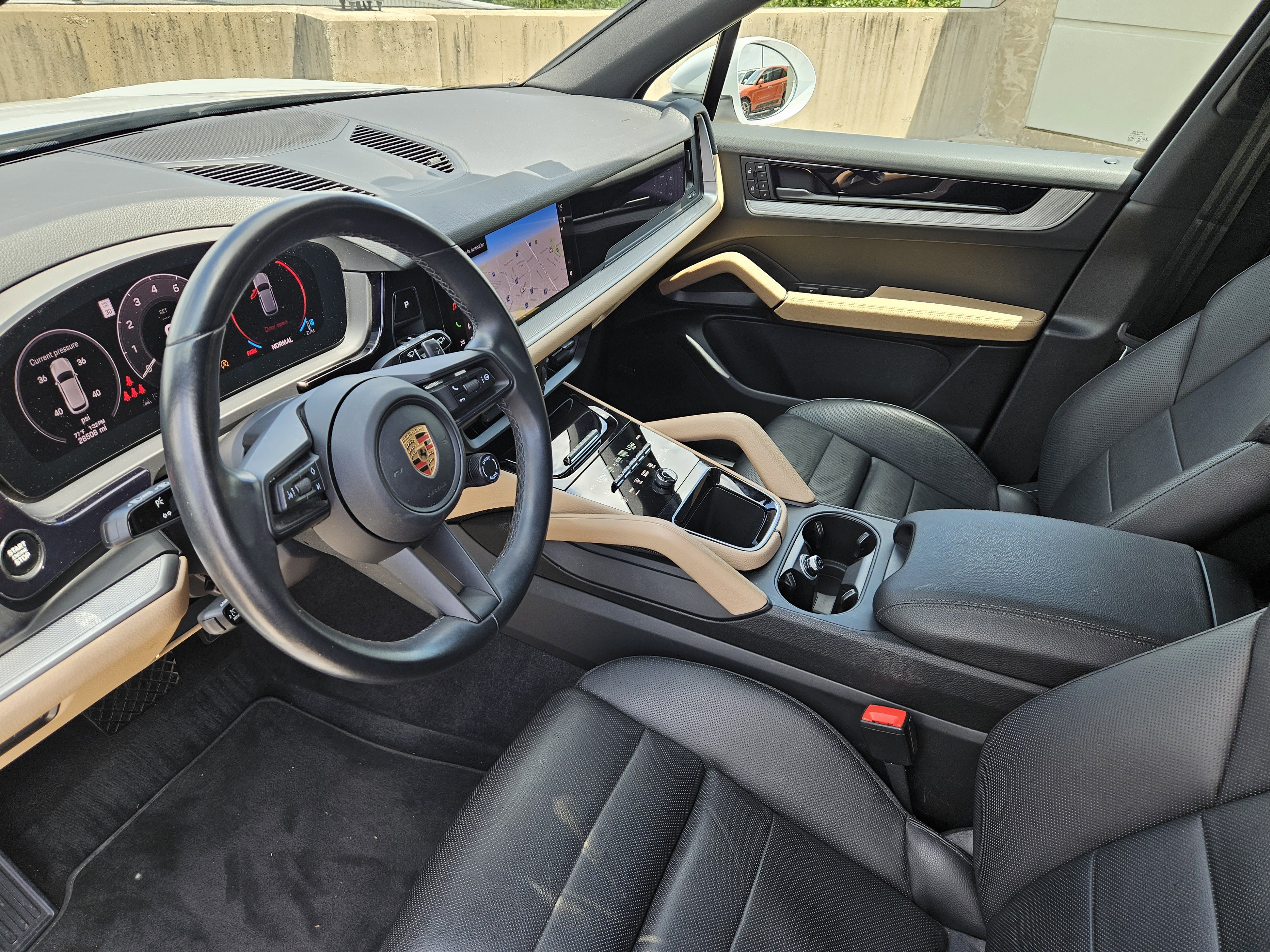 Certified 2024 Porsche Cayenne AWD/4WD image 4