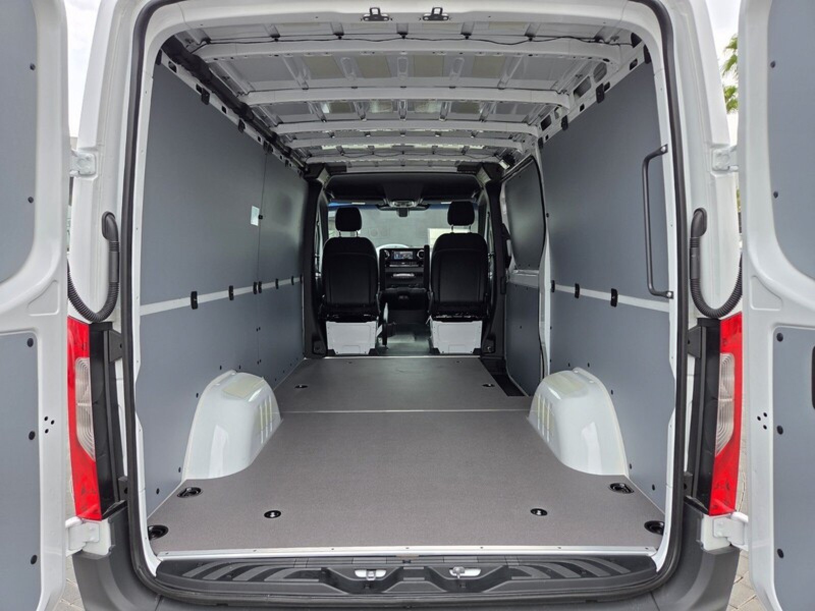 New 2026 Mercedes-Benz Sprinter 2500 image 13