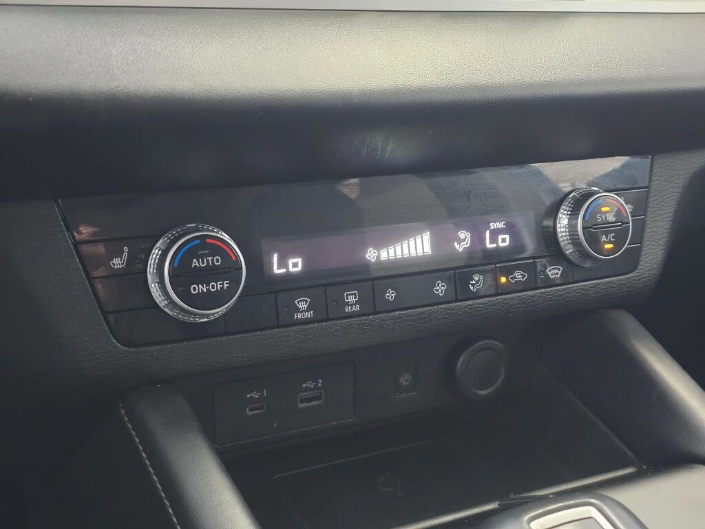 Used 2024 Mitsubishi Outlander SE image 35