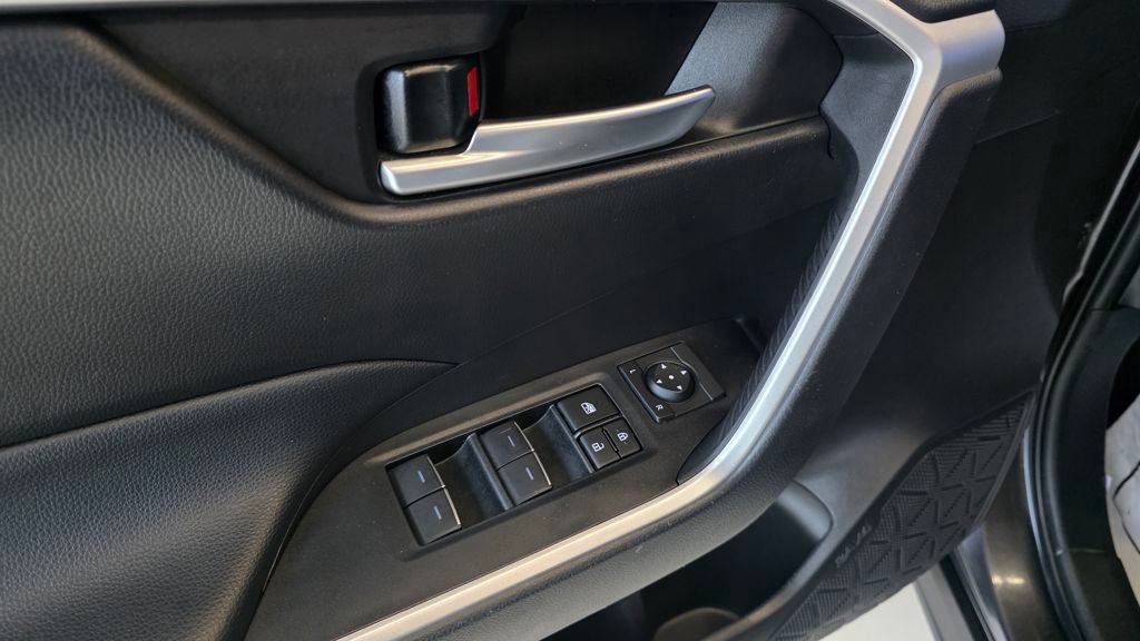 Used 2023 Toyota RAV4 XLE image 24
