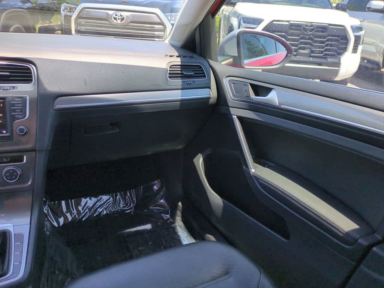 Used 2017 Volkswagen Golf Alltrack S AWD/4WD image 16