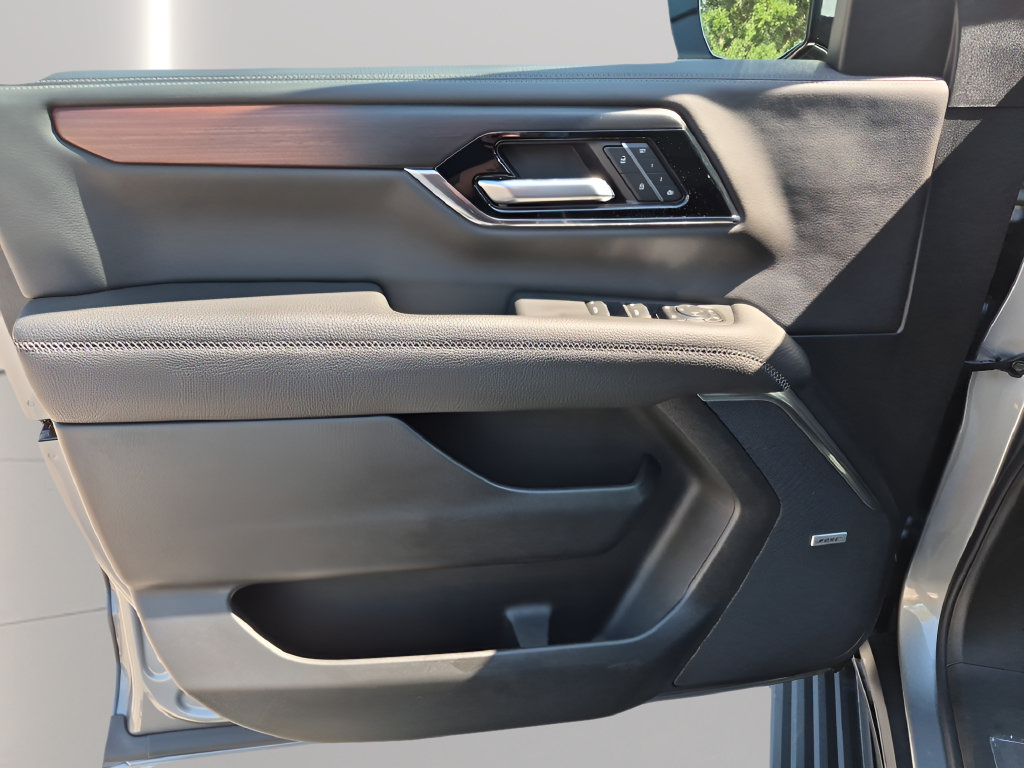 Used 2026 GMC Yukon XL Denali w/ Sun & Power Step Package AWD/4WD image 16