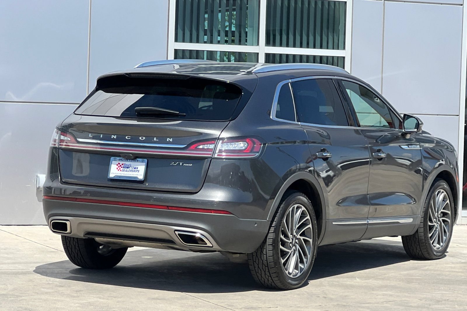 Used 2020 Lincoln Nautilus Reserve w/ Equipment Group 201A AWD/4WD image 4