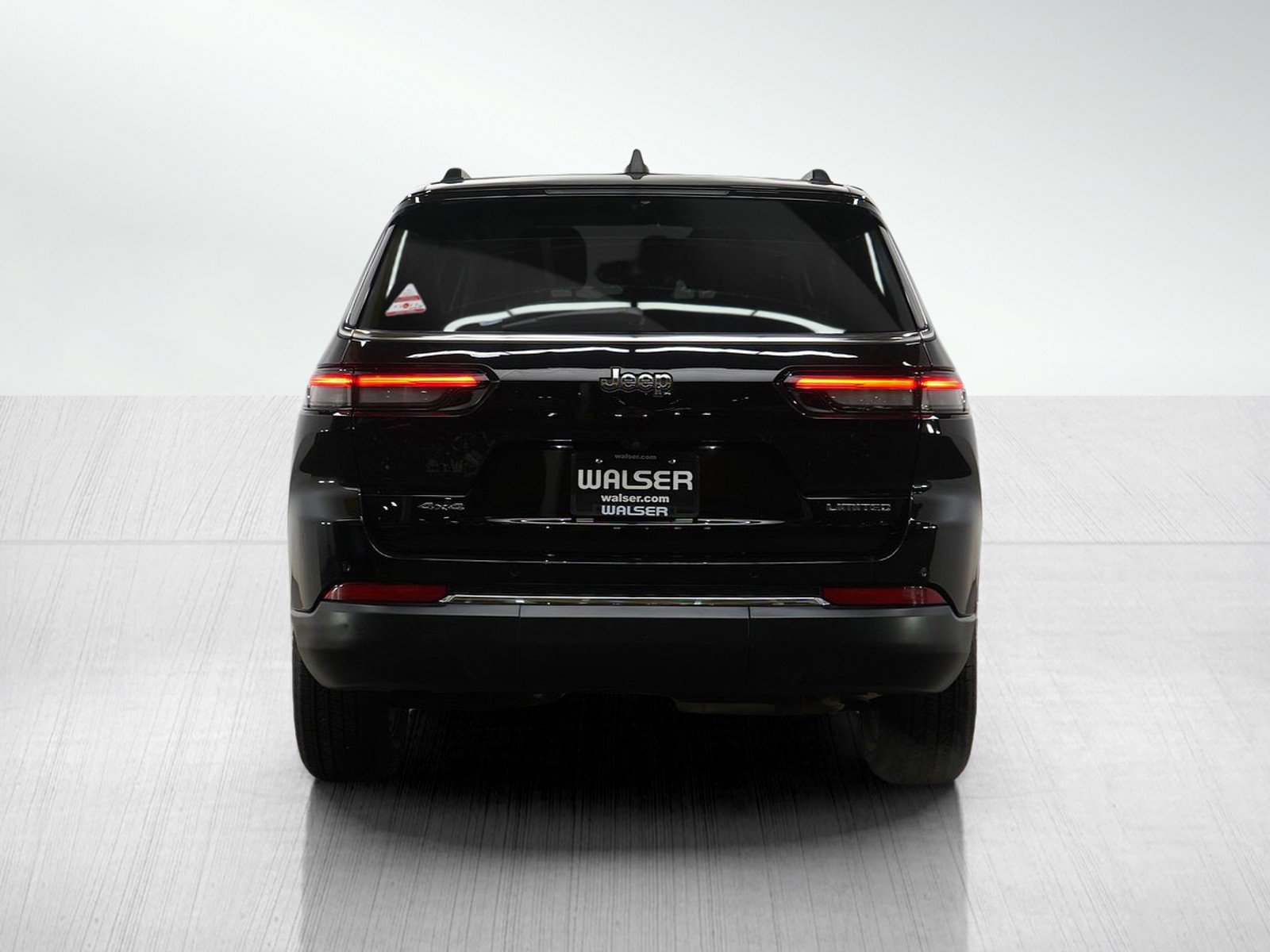 Used 2023 Jeep Grand Cherokee L Limited w/ Luxury Tech Group II image 4