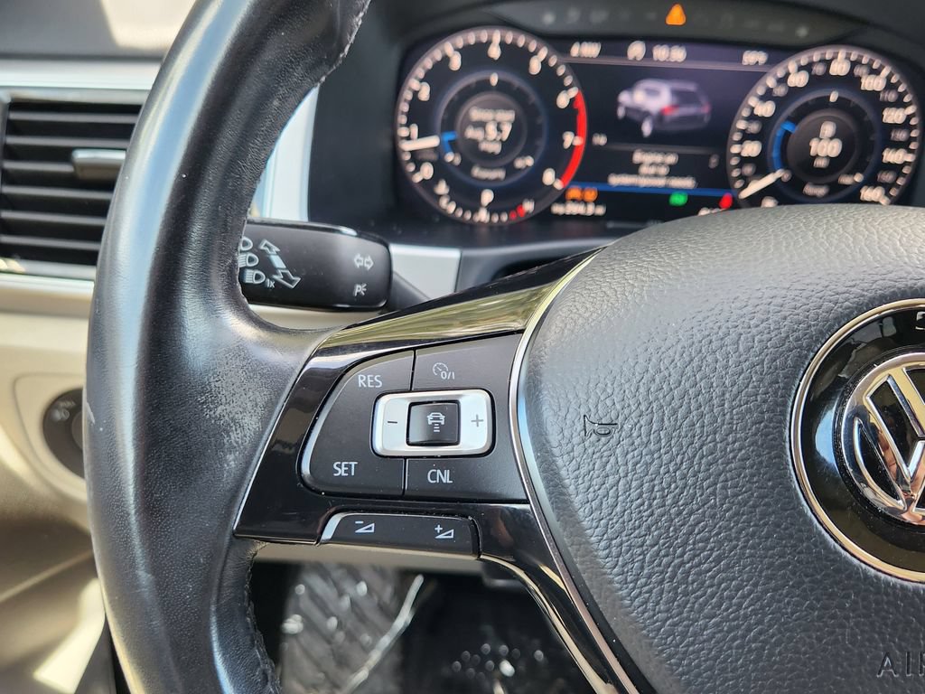 Used 2018 Volkswagen Atlas SEL Premium AWD/4WD image 16