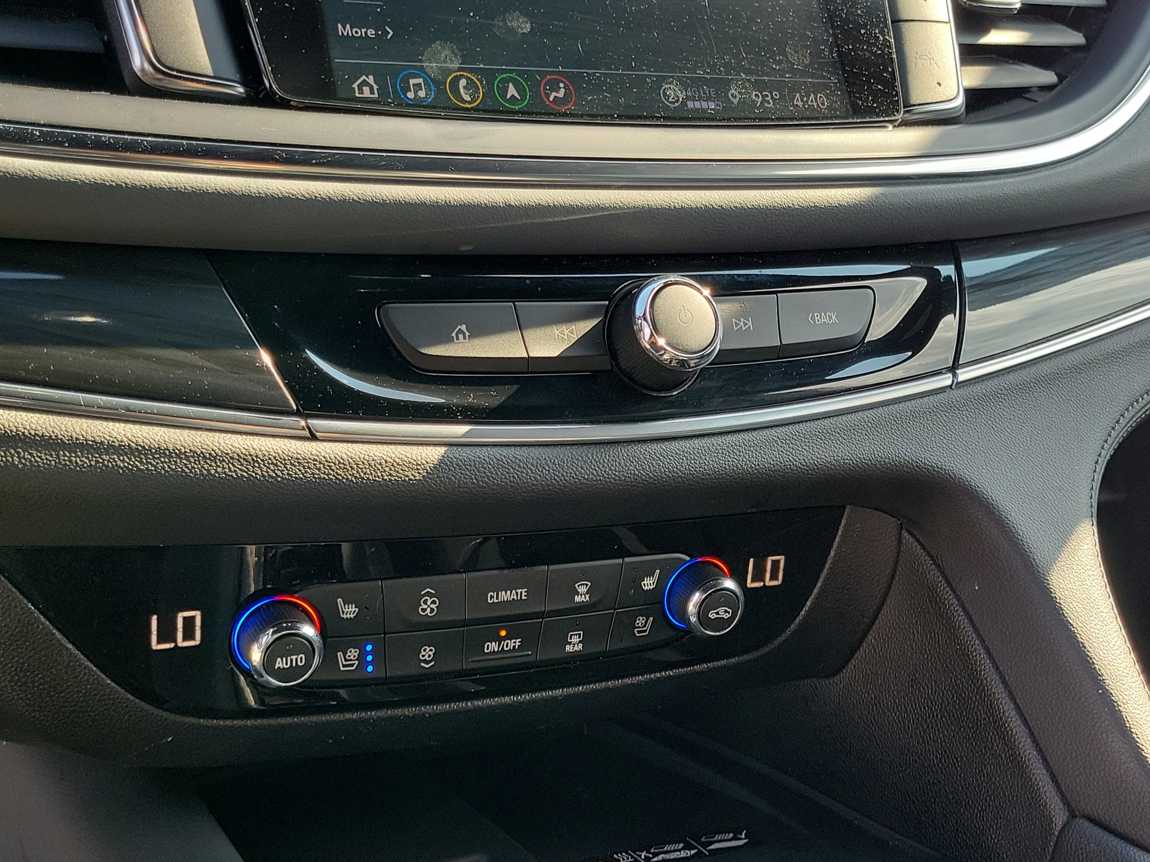 Used 2024 Buick Enclave Premium image 27